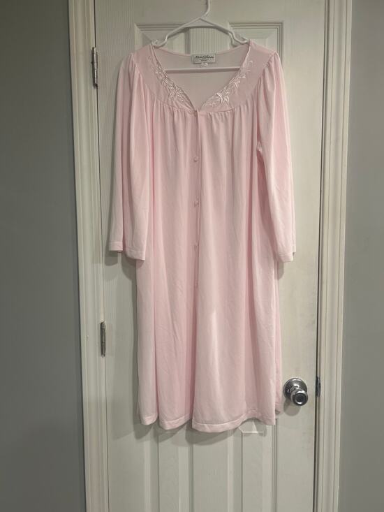 Miss Elaine Other - Miss Elaine Classics Woman Pink Nylon Tricot Button Front Robe Embroidered 1X
